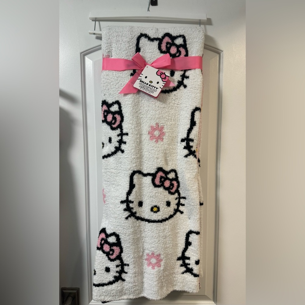 Hello kitty viral hard to find blanket throw super soft